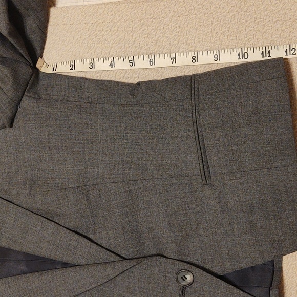 The Executive Club Women's Blazer - Picture 9 of 9